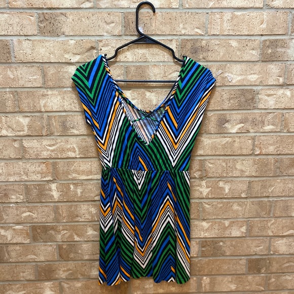 Chevron patterned dress - Picture 2 of 3